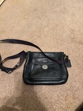 Coach Park Black Pebbled Leather Turnlock Pocket Swingpack Crossbody Bag F45012